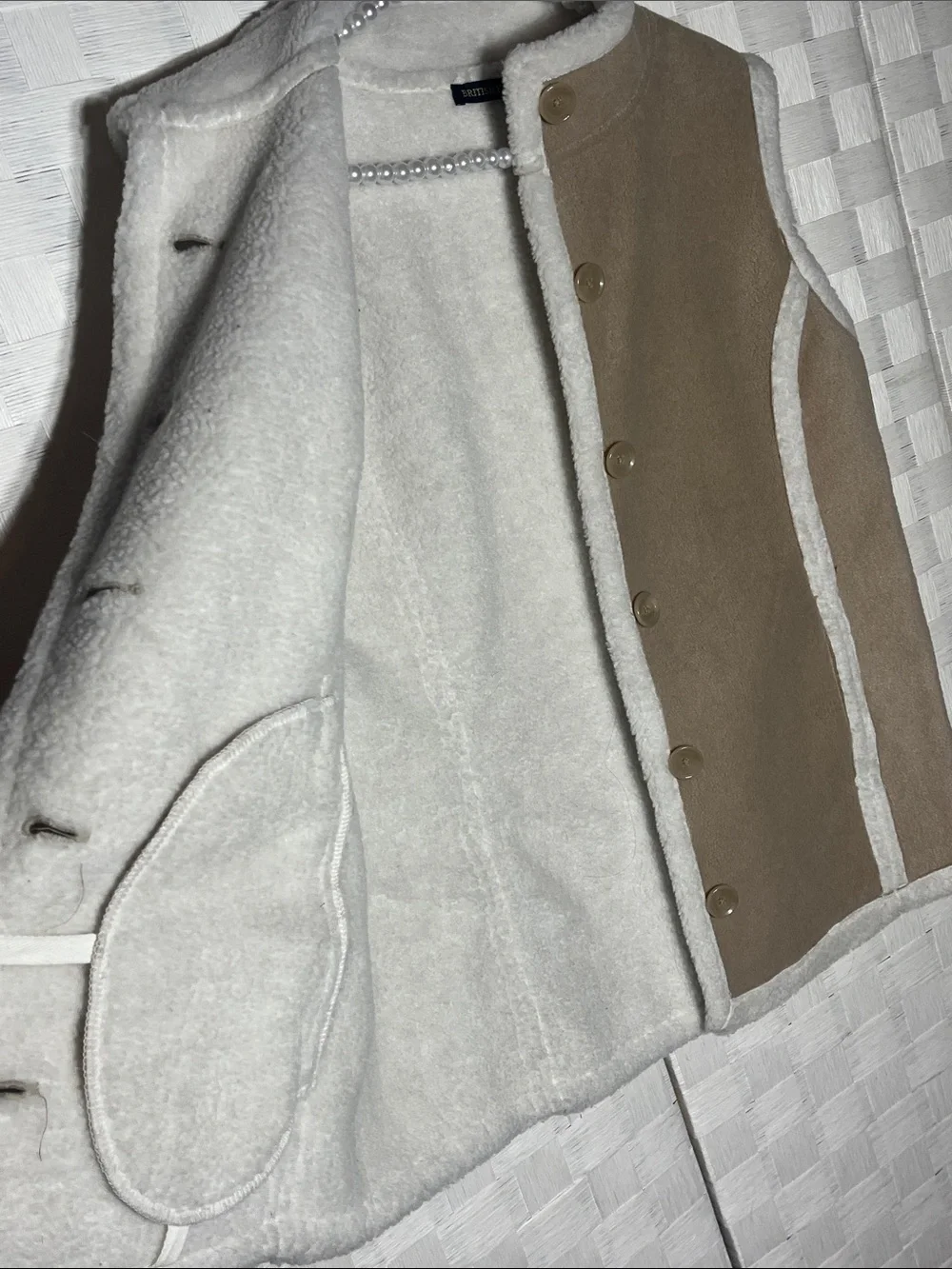 British Khaki Tan Vest Ivory Faux Sherpa Trim 2 Side Pockets Comfy warm